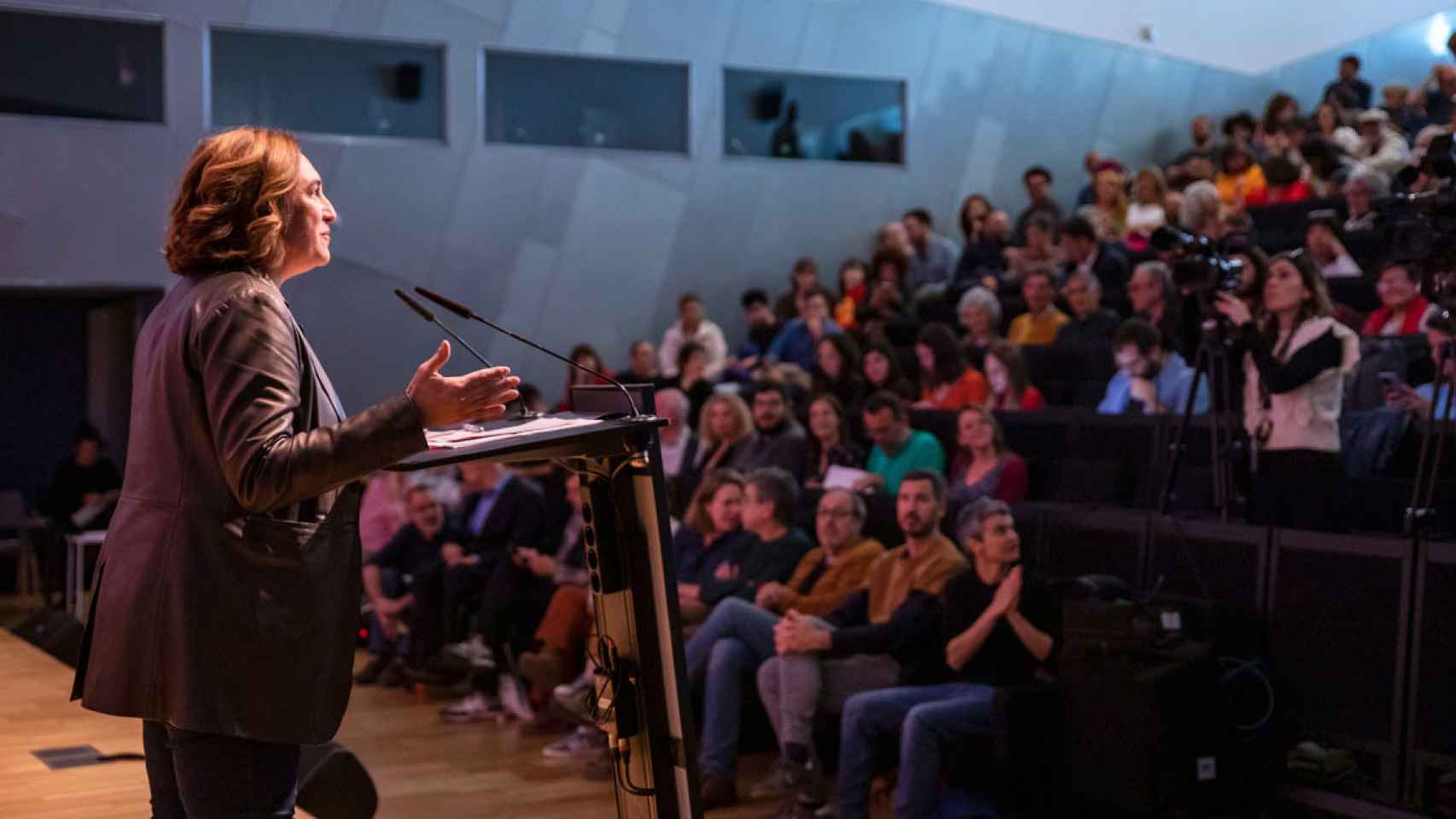 Ada Colau, alcaldesa de Barcelona, en un acto de BComú, su partido / EP