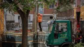 Dos trabajadores de la construcción, uno de los sectores más afectados por los ERTE / EP