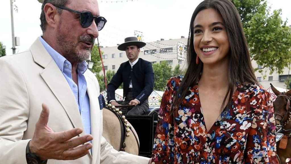 Carlos Herrera y su hijo Rocío Crusset en la Feria de Abril