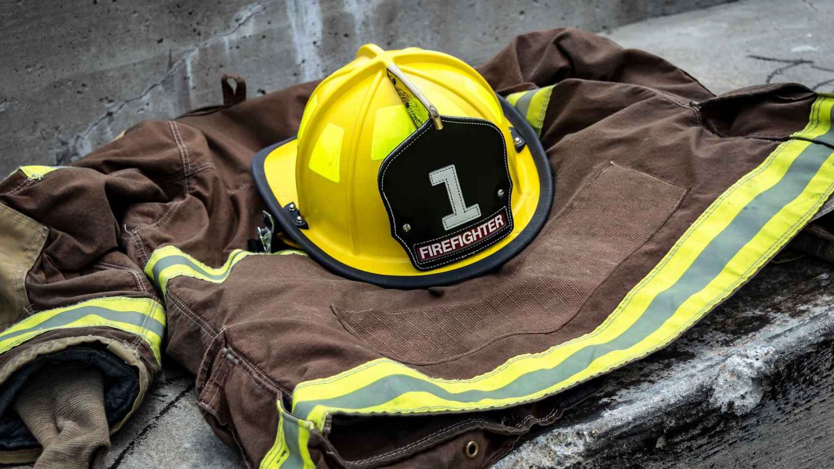 Uniforme para ejercer de bombero / PIXABAY