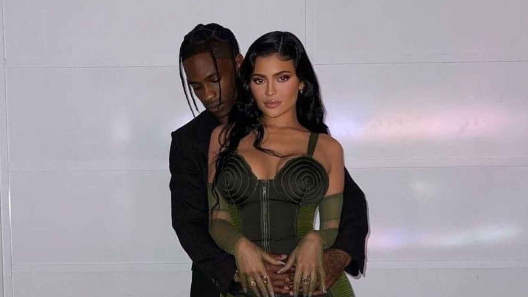 Kylie Jenner y Travis Scott en Instagram / @kyliejenner