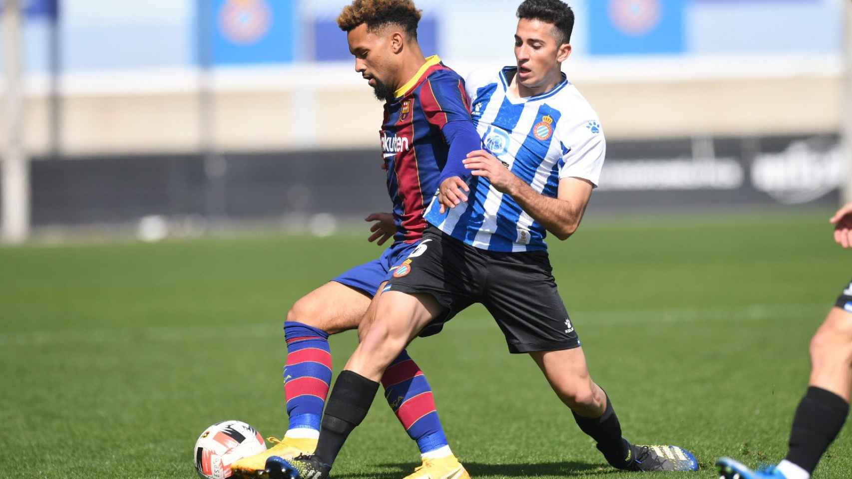 Konrad de la Fuente con el Barça B ante el Espanyol B / FCB