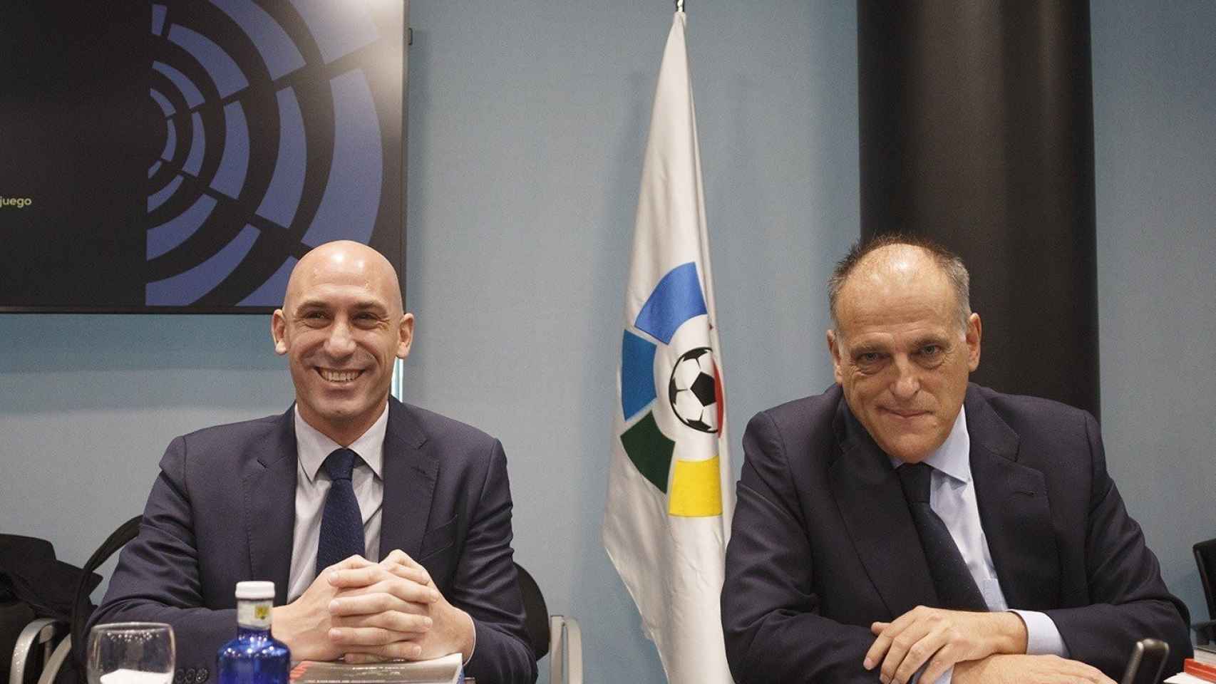 Una foto de archivo de Luis Rubiales y Javier Tebas en una reunión entre LaLiga y la RFEF / EP