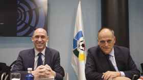 Una foto de archivo de Luis Rubiales y Javier Tebas en una reunión entre LaLiga y la RFEF / EP