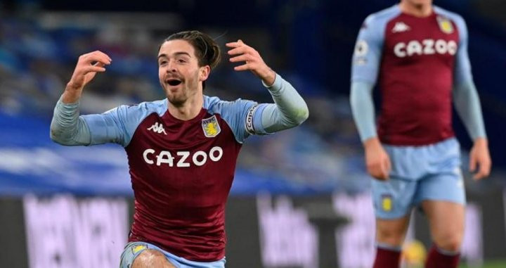 Jack Grealish, nuevo jugador del Manchester City, en un partido con el Aston Villa / EFE