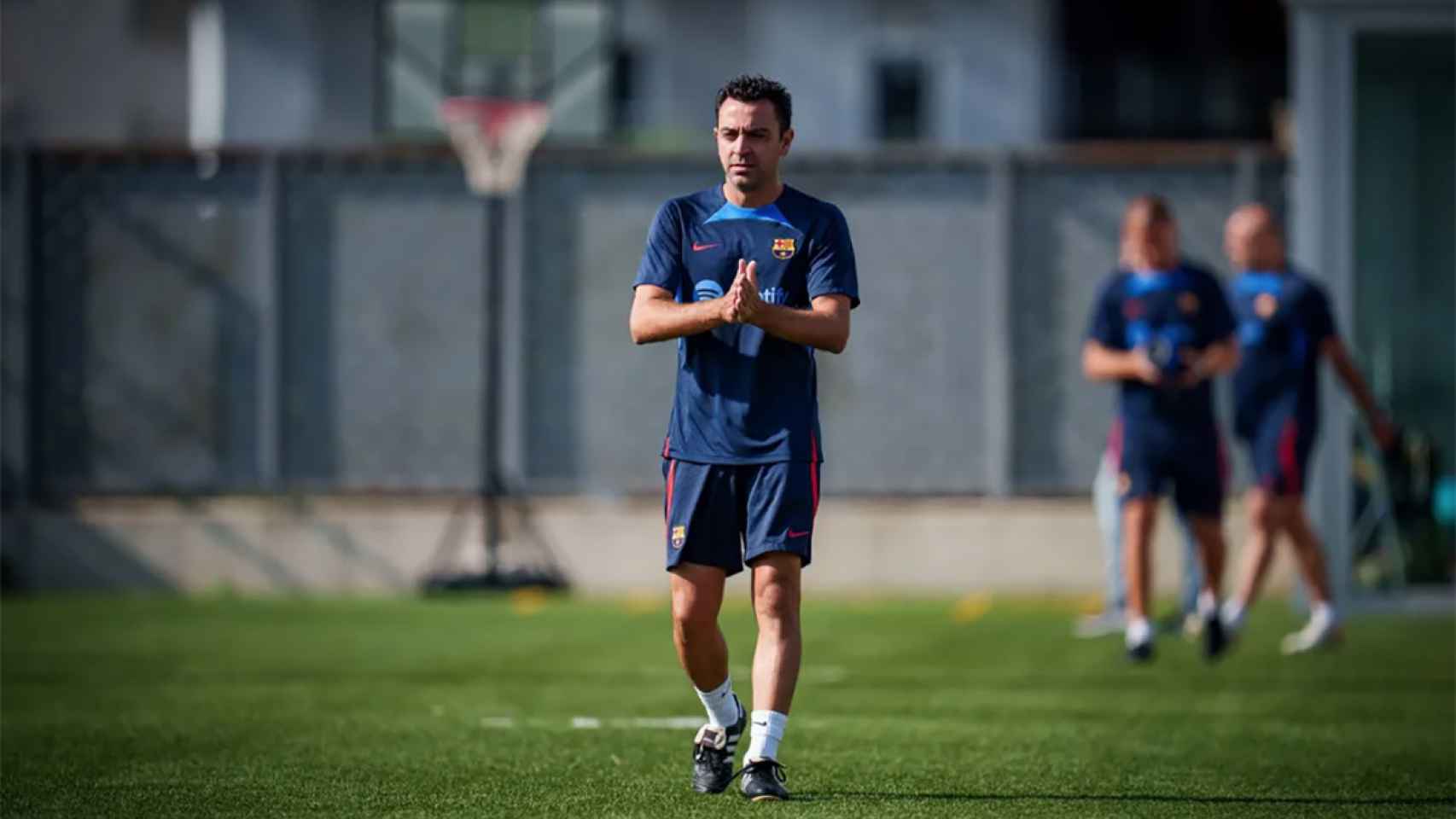 Xavi Hernández, dirigiendo un entrenamiento del Barça / FCB