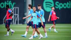 Sergiño Dest, durante un entrenamiento de pretemporada con el Barça / FCB