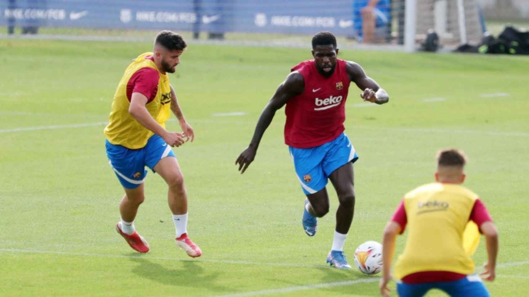 Samuel Umtiti, a quien se le ha dado otra oportunidad, entrena con el Barça / FCB