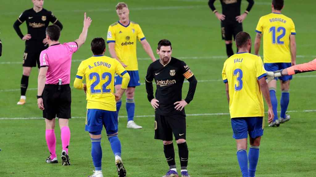 Messi en el partido contra el Cádiz / EFE