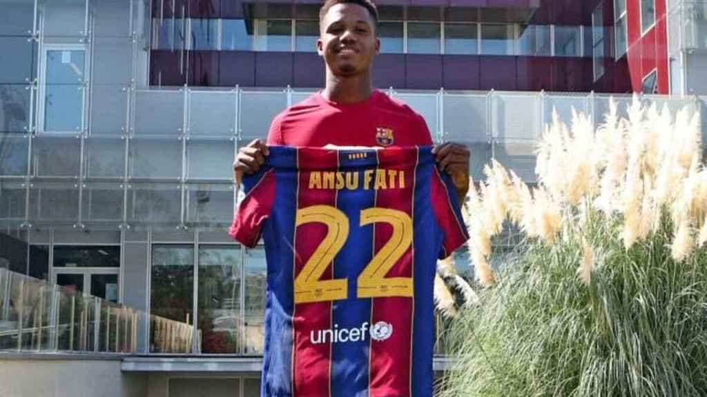 Ansu Fati con el '22' / FCB