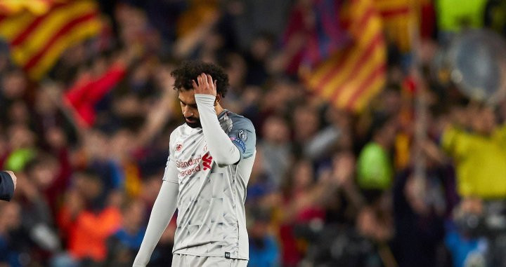 Salah lamentando una ocasión en el Camp Nou / EFE