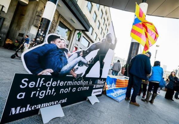 El independentismo, en un acto de la ANC en Bruselas, con la participación del exconsejero Toni Comín /Efe