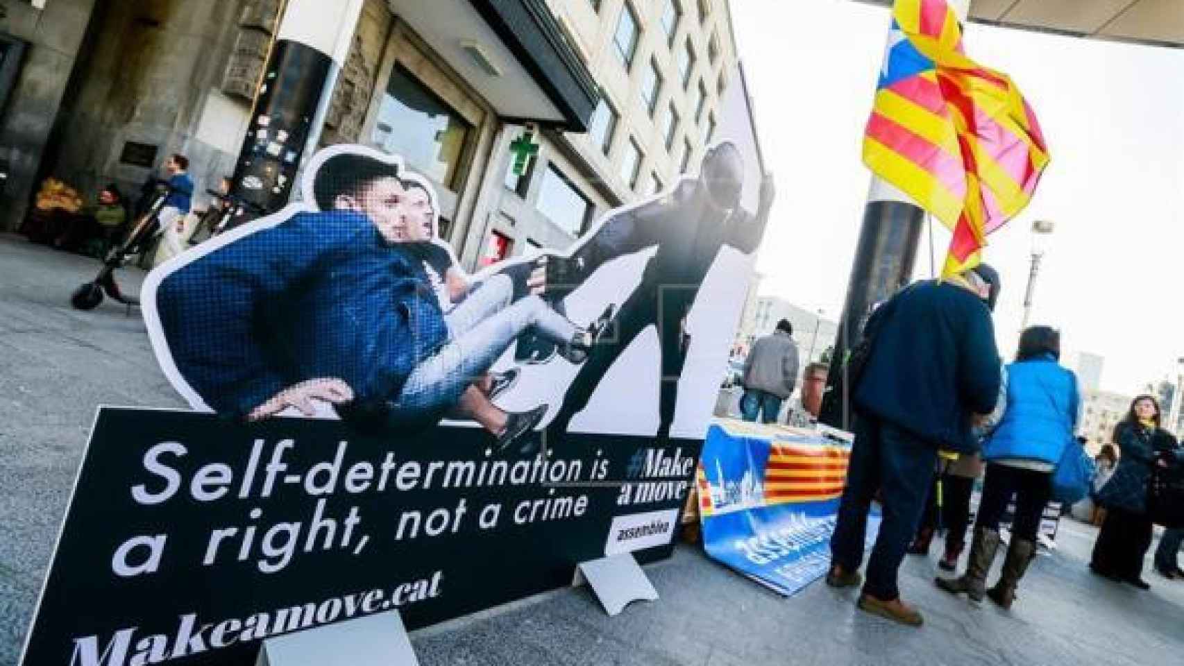 El independentismo, en un acto de la ANC en Bruselas, con la participación del exconsejero Toni Comín /Efe