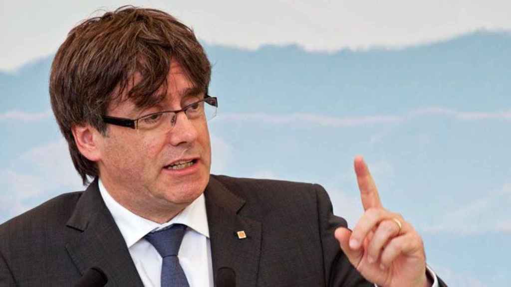 Carles Puigdemont, expresidente de la Generalitat, en una comparecencia pública / EFE