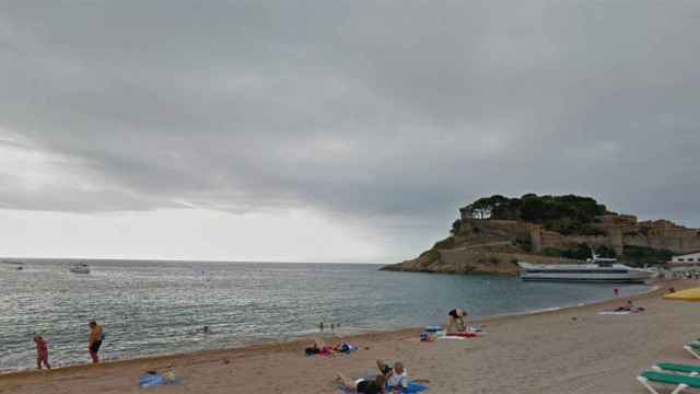 Playa Gran de Tossa de Mar donde un bañista ha muerto ahogado este miércoles / GOOGLE STREET VIEW