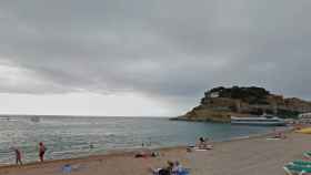 Playa Gran de Tossa de Mar donde un bañista ha muerto ahogado este miércoles / GOOGLE STREET VIEW