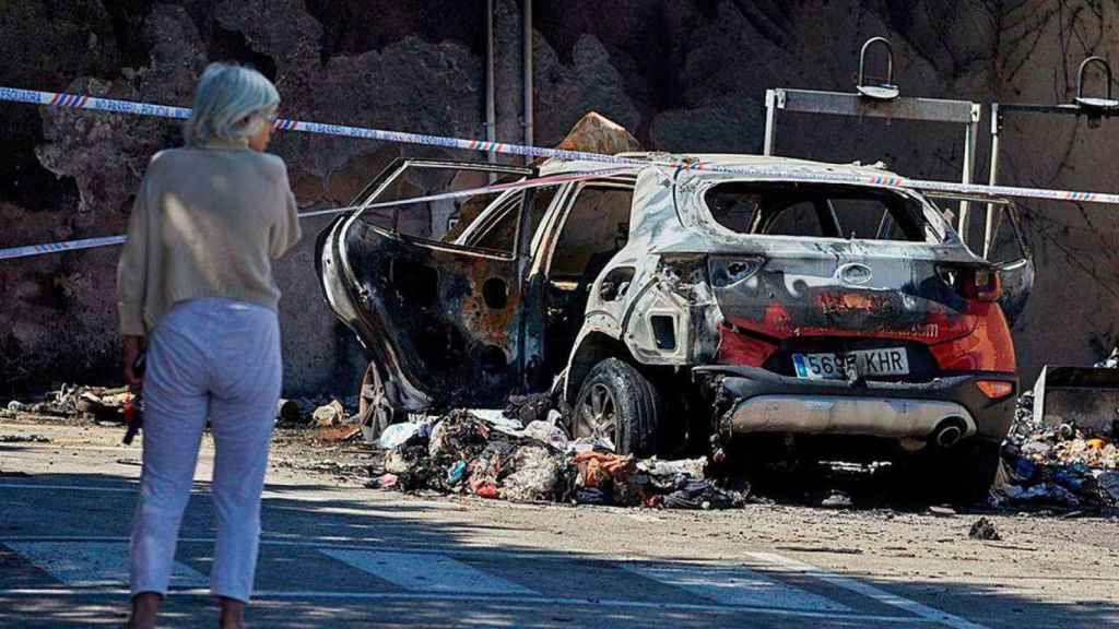 El coche calcinado de Annick, la mujer asesinada en L'Escala, Girona / DAVID BORRAT-EFE