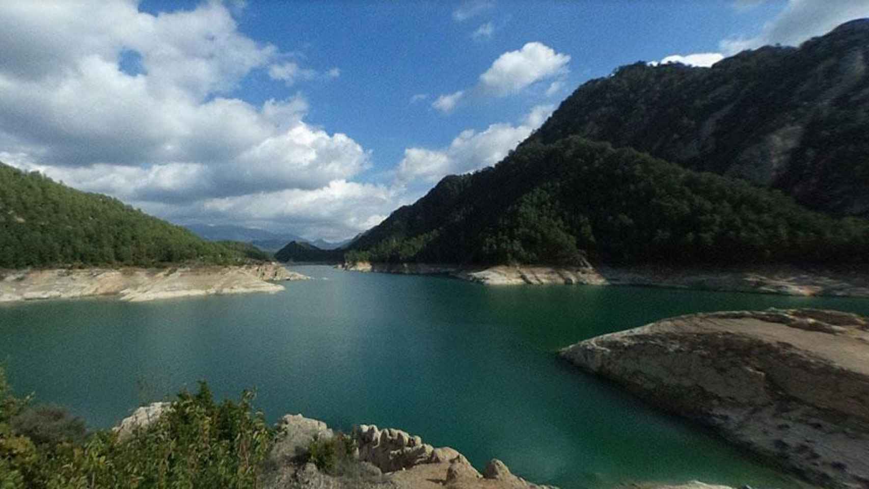 Pantano donde el paracaidista sufrió el accidente / GOOGLE