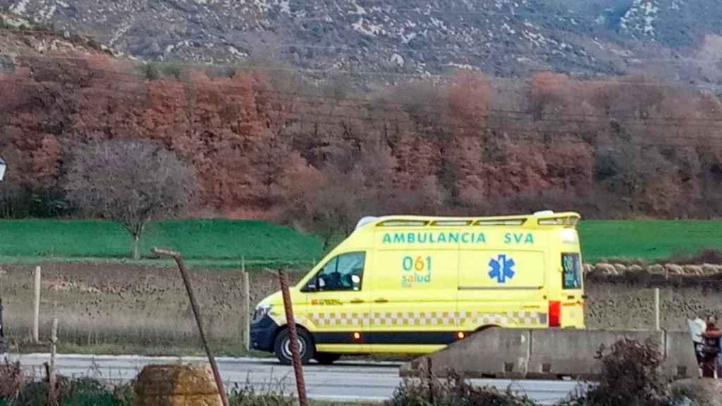 Imagen de una ambulancia de transporte sanitario urgente de Aragón / Cedida