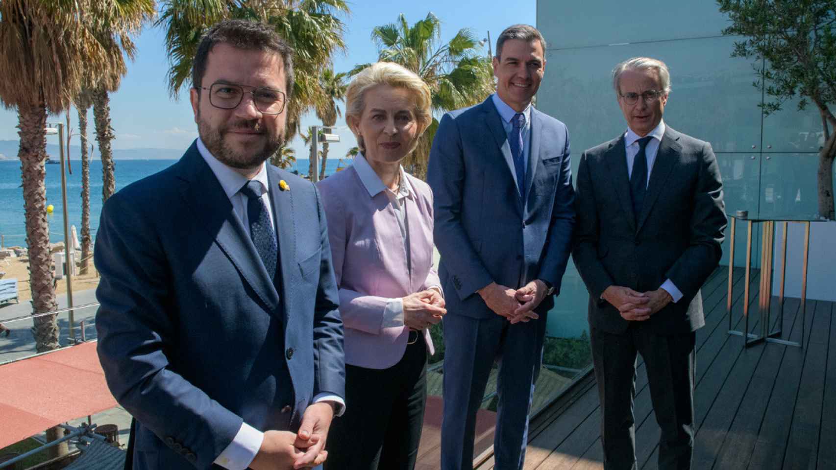 El presidente de la Generalitat, Pere Aragonès; la de la Comisión Europea, Úrsula Von der Leyen (2i); el del Gobierno, Pedro Sánchez (2d); y el del Círculo de Economía, Javier Faus (d) / CdE