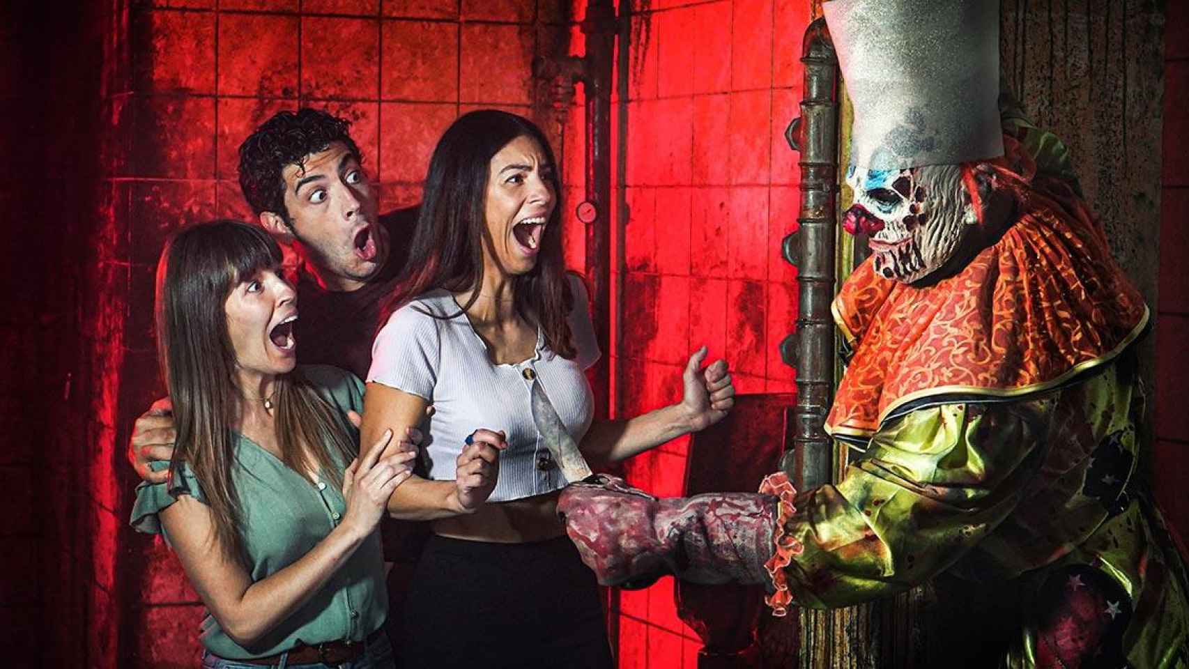 Asistentes al parque de terror Horrorland, que se traslada a Illa Fantasia / HORRORLAND