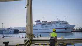 Un ferry de Trasmediterránea, propiedad de Naviera Armas / EP