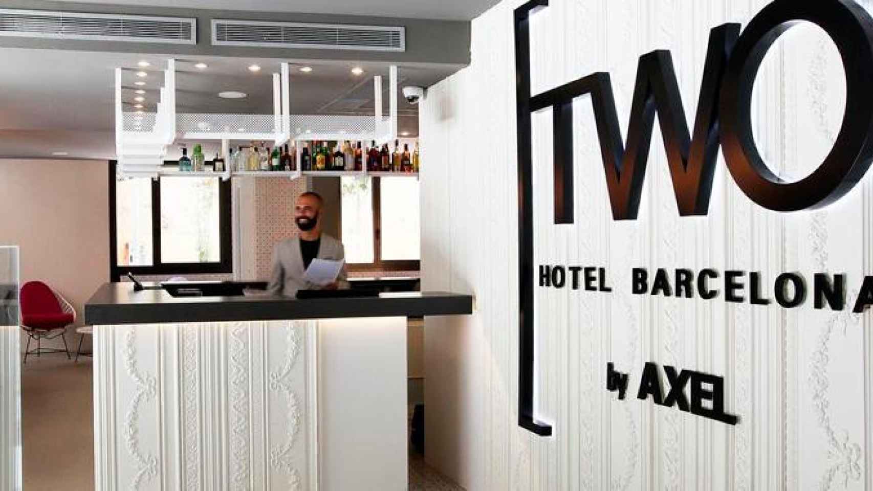 Imagen de la recepción del hotel Two de la cadena Axel Hotels en Barcelona / CG