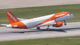 Un avión de la compañía low cost británica easyJet