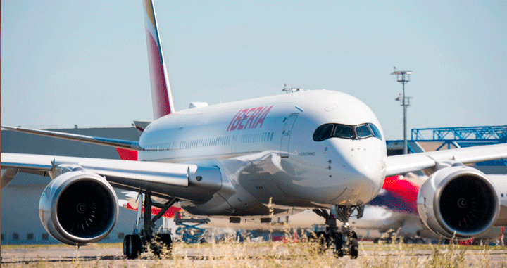 Imagen de una aeronave A350 de Iberia, el aparato más moderno de la flota de la aerolínea / CG