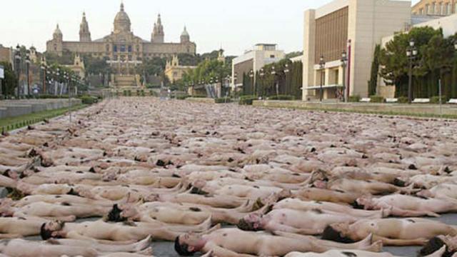 Performance de Spencer Tunick en Barcelona.
