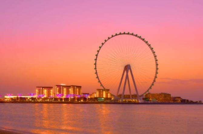 Imagen al caer la tarde de Ain Dubai, una de las norias más impresionantes del mundo / AIN DUBAI OFICIAL