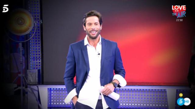 El colaborador de 'Sálvame', José Antonio Canales Rivera, presenta el programa / TELECINCO