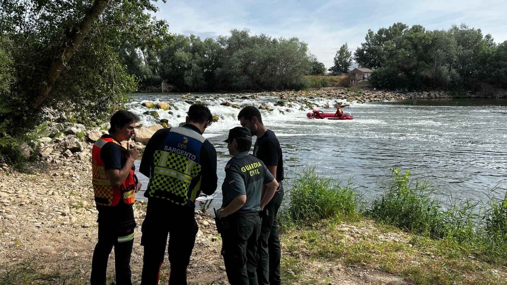 Un equipo de la Guardia Civil busca a un niño desaparecido / EP