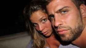 Gerard Pique junto a su ex novia, Núria Tomás / REDES