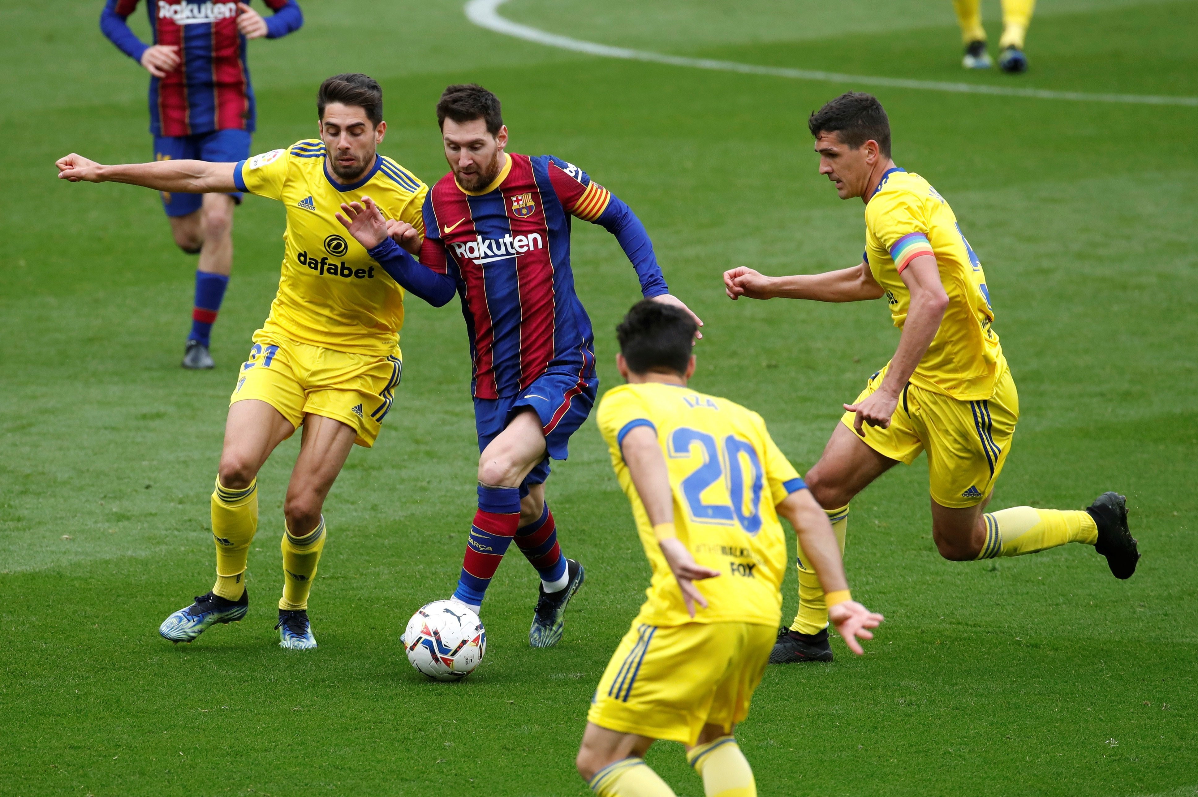 Leo Messi, en una acción contra el Cádiz | EFE