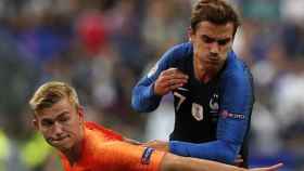 De Ligt y Griezmann en un partido de selecciones / EFE