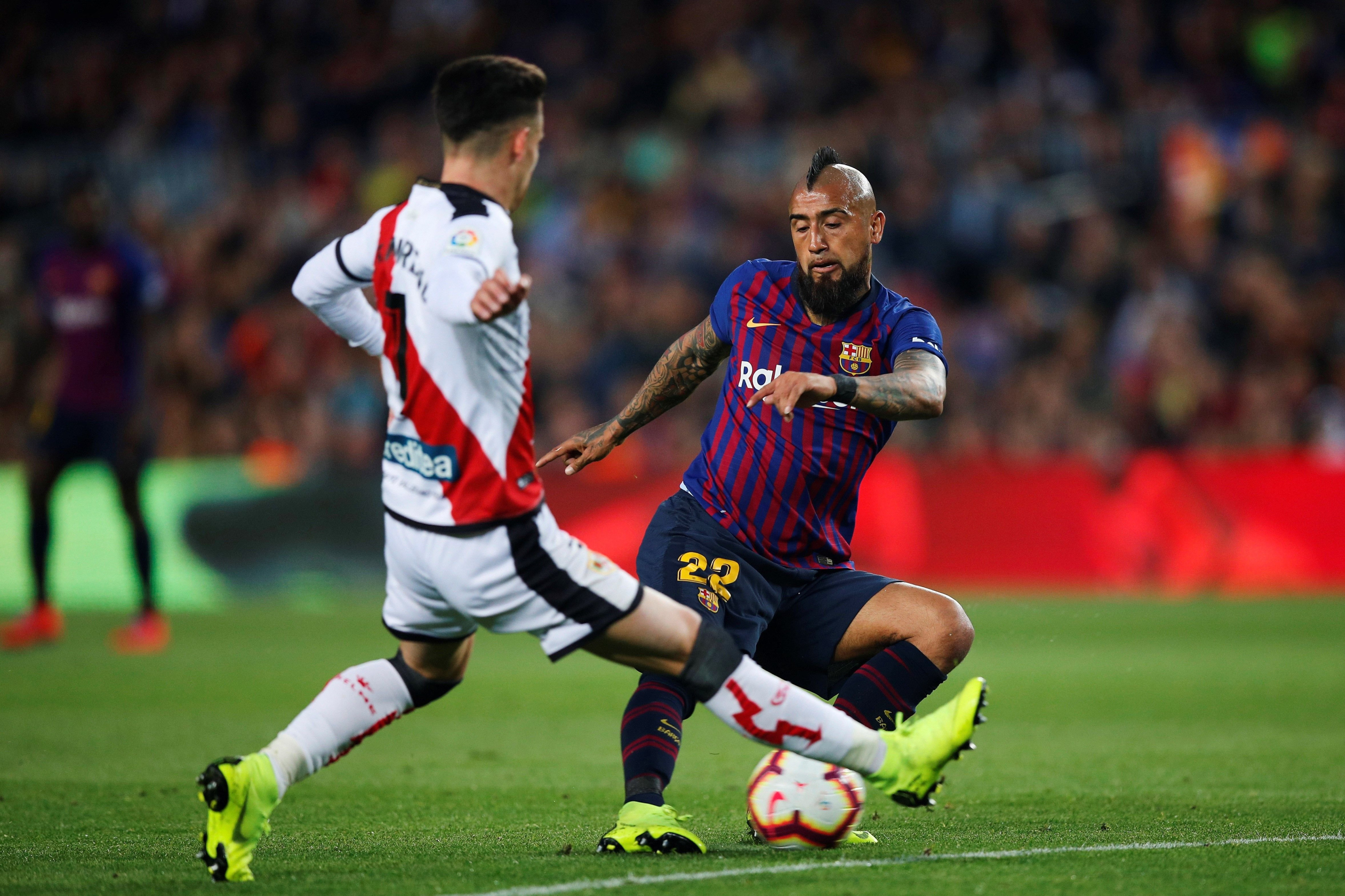 Una foto de Arturo Vidal durante el partido frente al Rayo Vallecano / EFE