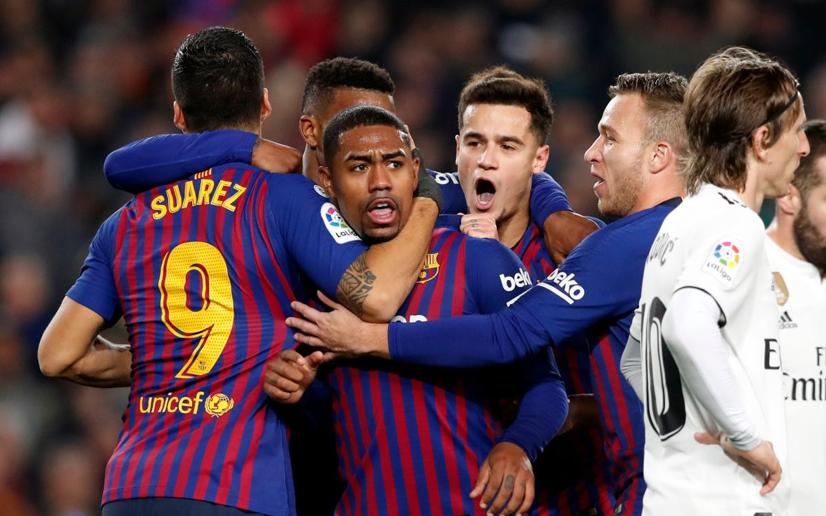 Suárez, Malcom, Coutinho y Arthur en la celebración del gol contra el Real Madrid (1-1) / FC BARCELONA