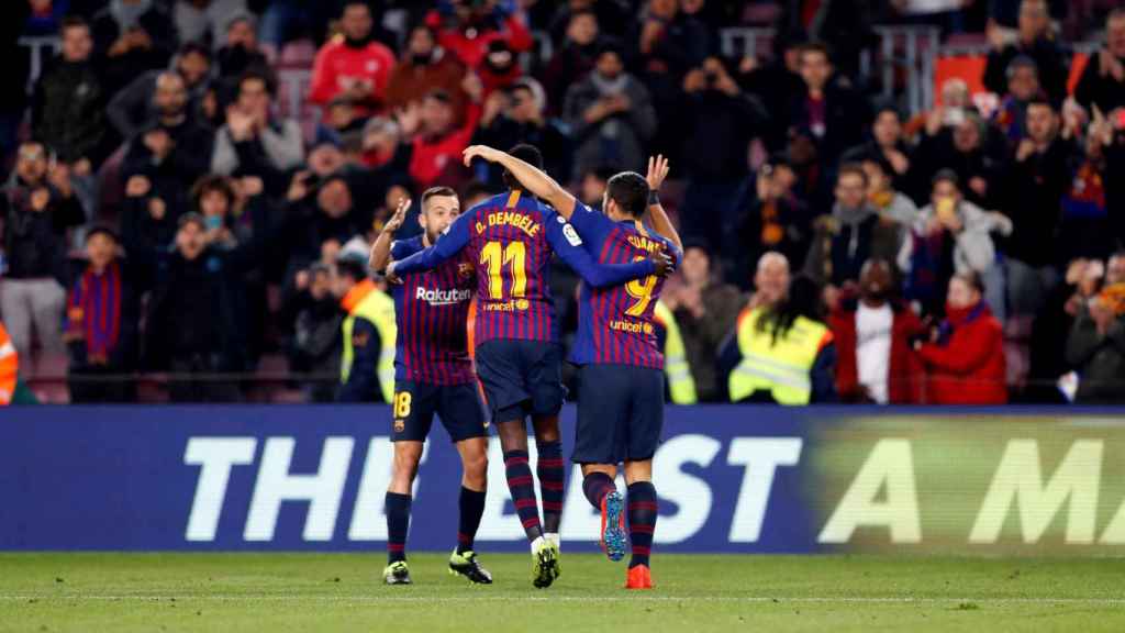 Dembelé, Suárez y Alba celebrando el primer gol ante el Leganés / EFE