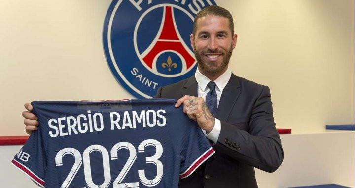 Sergio Ramos, durante su presentación con el PSG, será uno de los mejores pagados de la plantilla / EFE