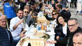 La calçotada de Tusgsal, con Rubén Guijarro (Badalona); la ministra Raquel Sánchez y Núria Parlón (Santa Coloma) / Cedida