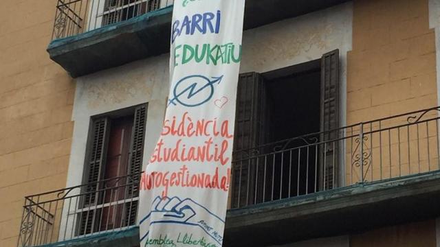 Finca ocupada en la calle Bernat, en el Raval de Barcelona.