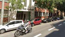 El padre investigado por almacenar pornografía infantil en el ordenador vive al lado el colegio Pare Manyanet de les Corts / GOOGLE STREET VIEW