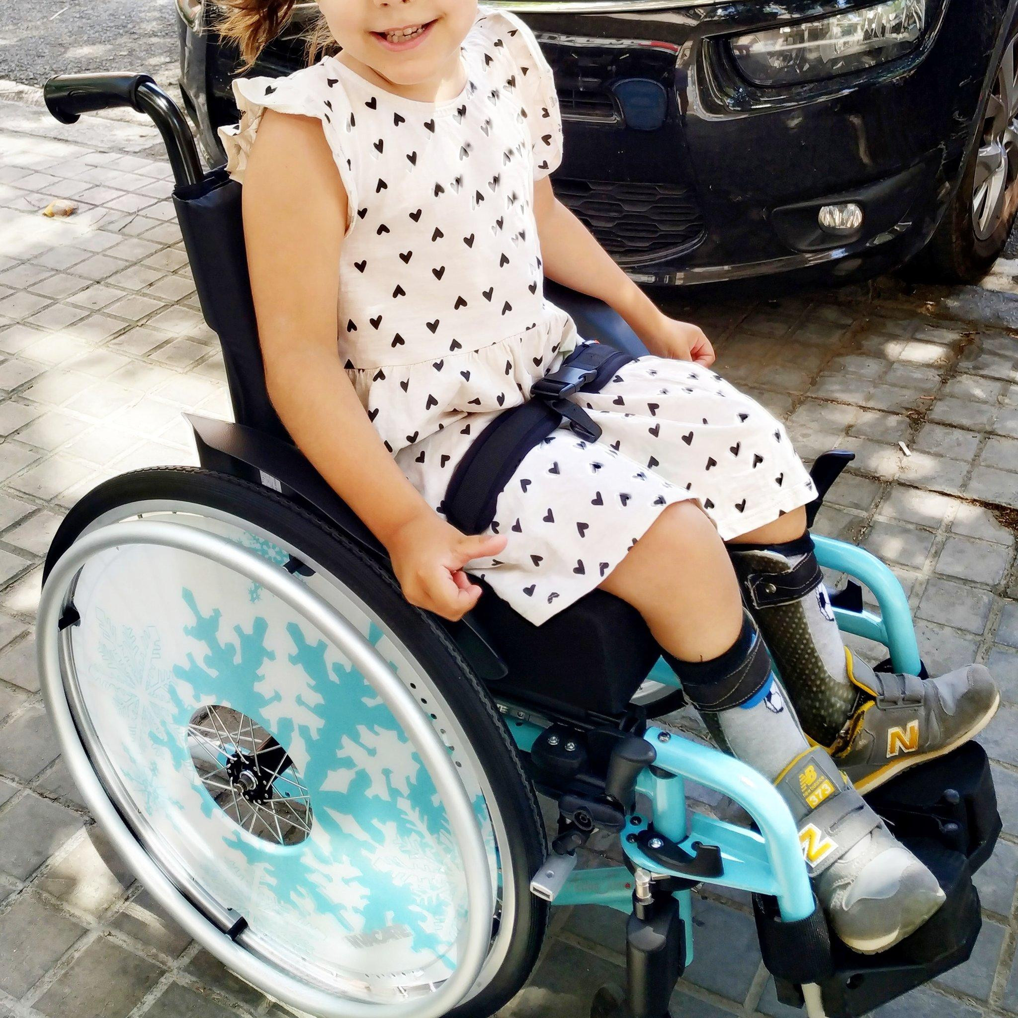 Emma Joana, hija de Noemí Font, que tiene limitaciones para viajar / NOEMÍ FONT