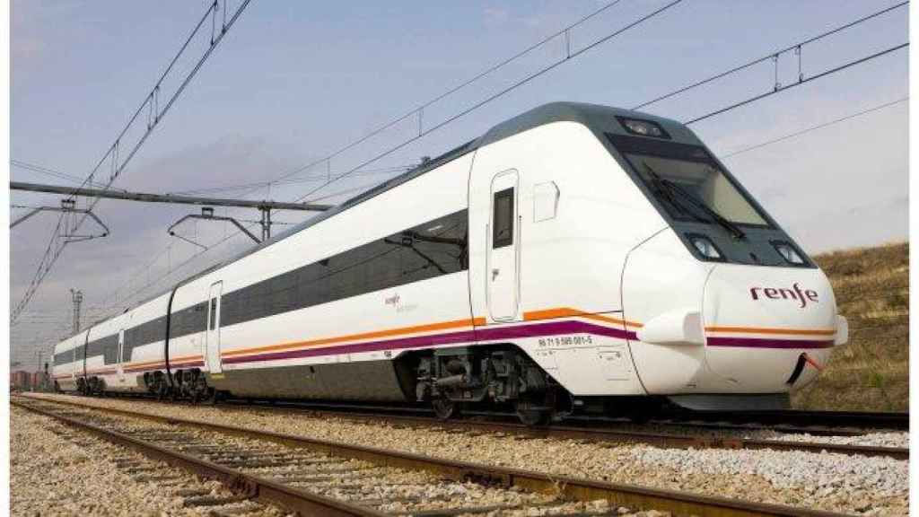 Un tren de media distancia de Renfe / RENFE