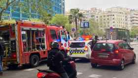 Los equipos de emergencia frente al bar que voló por los aires / CG