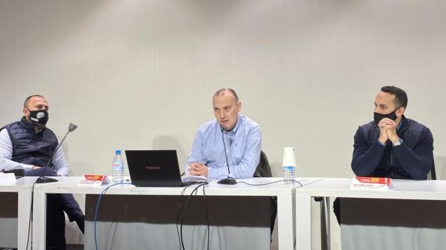 De izquierda a derecha: Antonio Guix, José Antonio López Tamarit y Javier Muñoz durante las jornadas de prevención del suicidio / CG