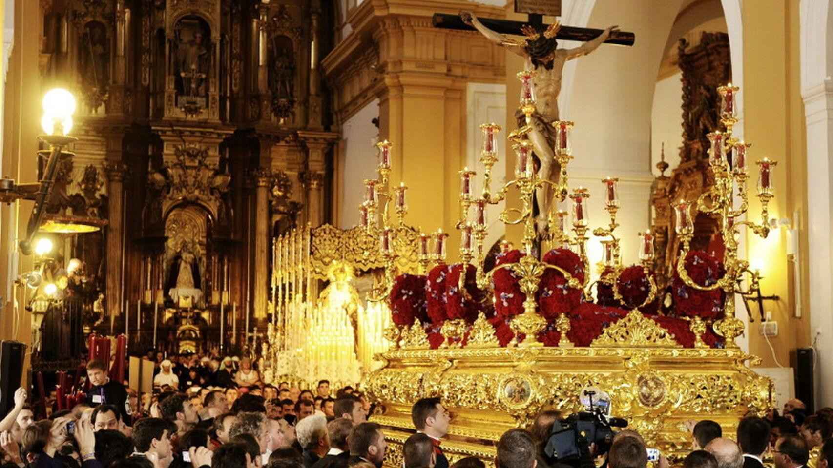 Paso de Semana Santa en Sevilla / EFE