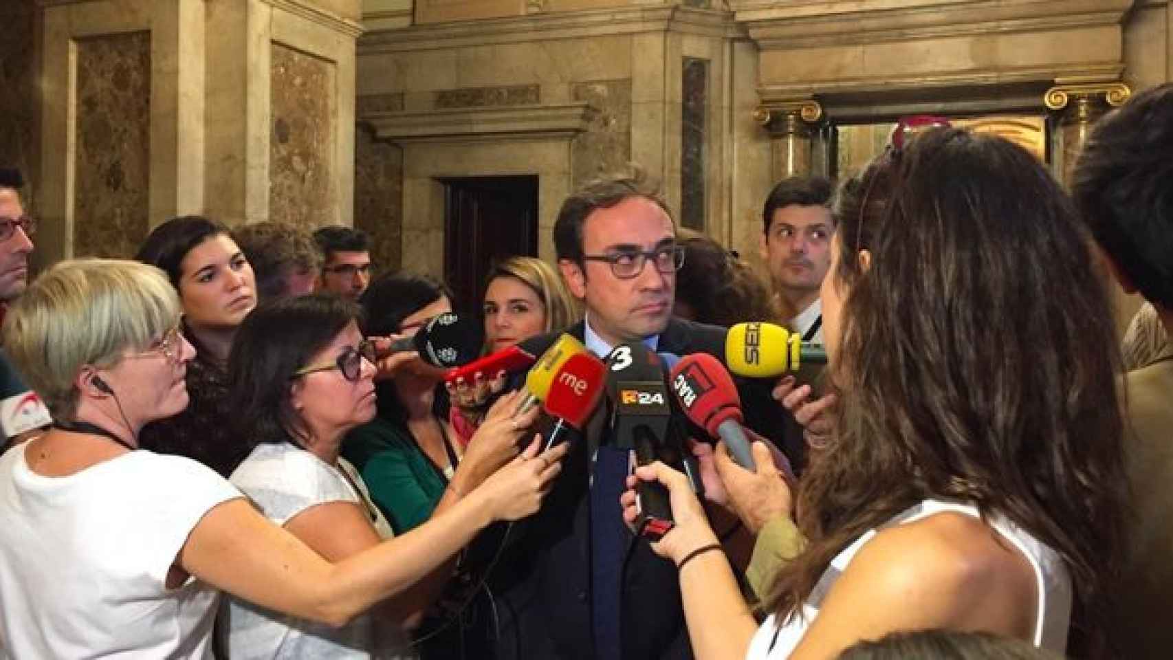 El consejero de Medio Ambiente, Josep Rull, expresa su oposición a la sentencia del TC que suspende la prohibición de los toros en Cataluña / CG