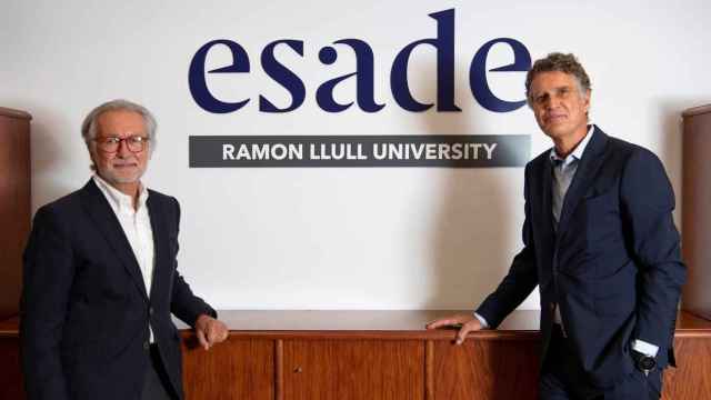 El expresidente del patronato de la Fundación Esade, Xavier Torra (izq.), y Jaume Guardiola (der.), que asumirá el cargo el próximo 12 de julio / EP